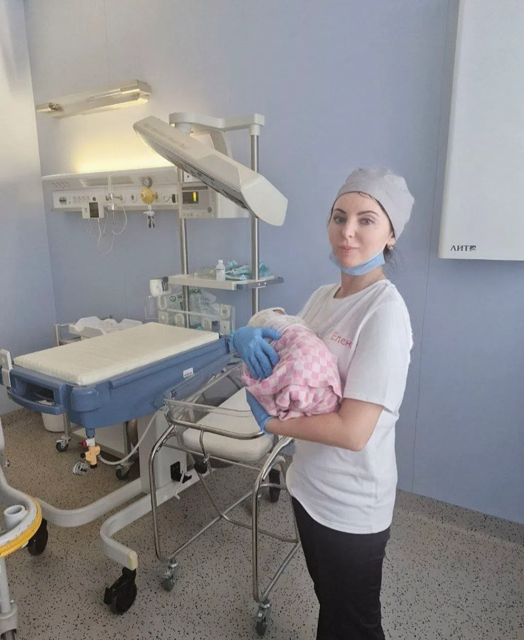 Елена Тимофеева, основатель школы, доула